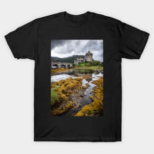 Eileen Donan Castle, Scotland T-Shirt